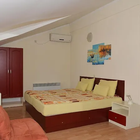 Zaricin Apartment *